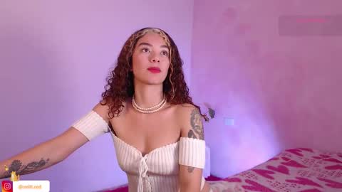 red_velvett0 online show from October 17, 8:29 am