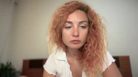 Emily online show from April 1, 5:21 pm