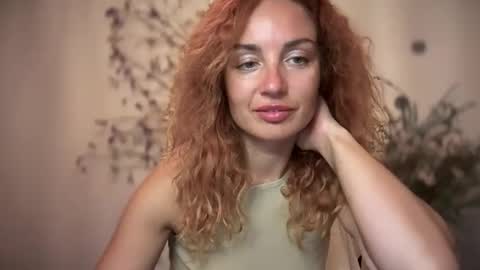 reddgirll online show from September 26, 7:55 pm