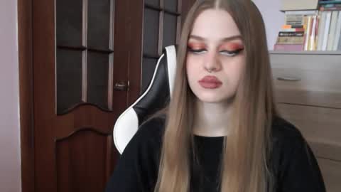 Lily online show from September 22, 2:15 am