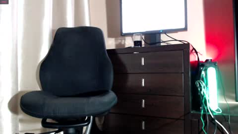 Snapshot of redheadxxl chatting on January 18, 10:17 pm Steve Blond online show from January 18, 10:17 pm
