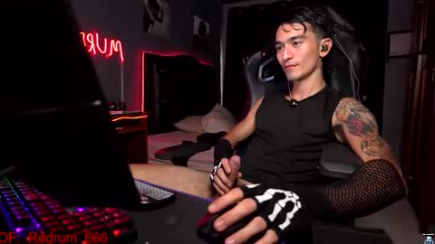 Red online show from September 26, 6:49 pm