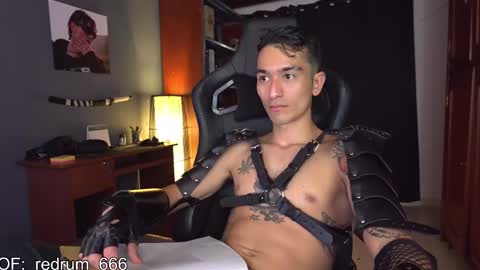Red online show from February 25, 4:46 pm