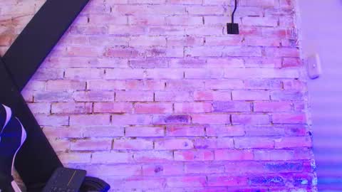   online show from September 9, 1:33 pm