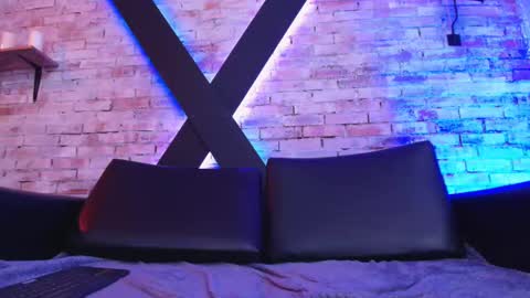   online show from September 15, 12:39 pm