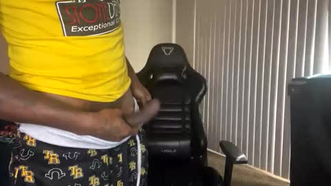 reekanddess online show from November 17, 4:42 pm