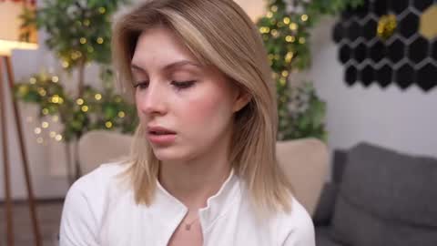 JessyinCherri yang online show from February 22, 7:01 am