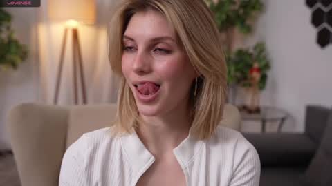 JessyinCherri yang online show from February 10, 10:20 am