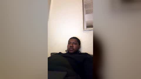 reggieholt98 online show from January 15, 1:25 am