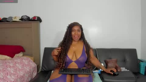 reginabanx online show from May 23, 2:18 am