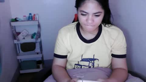 reign2525 online show from October 15, 2:40 pm