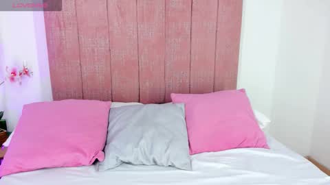 Reika  online show from March 24, 1:50 pm