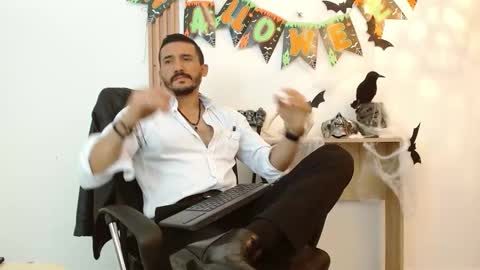   REIKO  online show from October 9, 7:30 pm