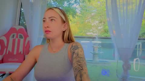 Snapshot of reina_cummings chatting on September 14, 5:54 am reina cummings online show from September 14, 5:54 am