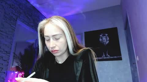 reina cummings online show from December 18, 5:36 am