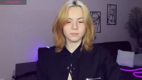 RemiPeach online show from April 26, 6:38 pm