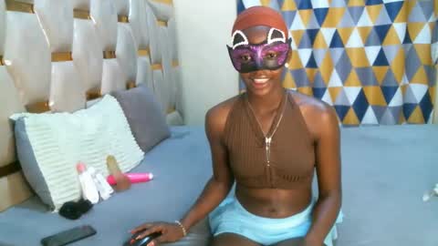 remmyqueen online show from April 12, 10:36 pm