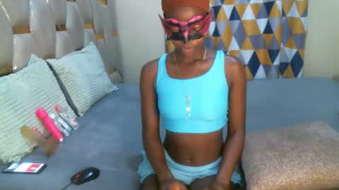 remmyqueen online show from May 5, 5:14 am