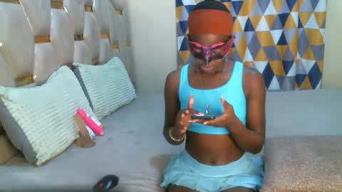 remmyqueen online show from April 29, 6:18 am