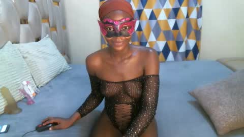 remmyqueen online show from May 25, 9:10 pm