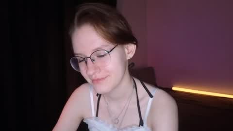 Claire online show from May 17, 7:01 pm