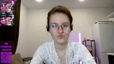 Claire online show from March 17, 6:24 pm