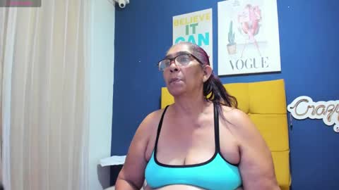 renata_milf_ online show from March 3, 11:44 am
