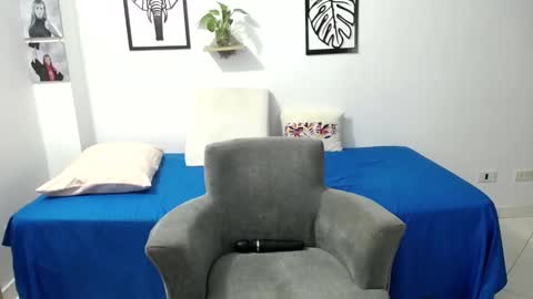 Renata Salinas online show from February 25, 10:31 pm