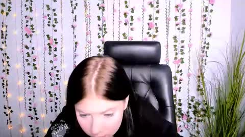 renata_sweety online show from September 9, 6:02 am