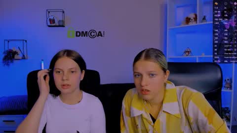 renata_sweety online show from November 17, 8:33 pm