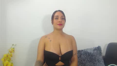 renatabrownn28 online show from April 10, 6:30 am