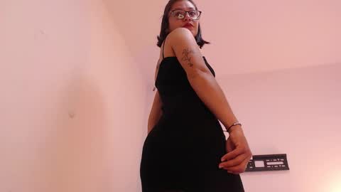 renataj online show from October 7, 1:51 pm