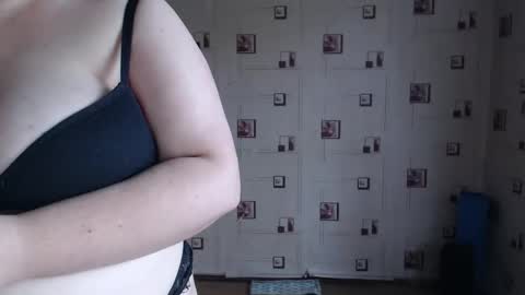 renataoia online show from November 16, 10:06 am