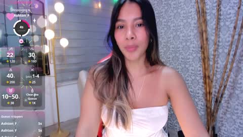 Snapshot of renatareyes chatting on December 18, 2:32 am Renata Reyes online show from December 18, 2:32 am