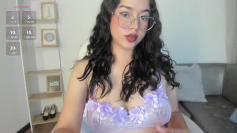 Snapshot of renaxi_smith chatting on February 2, 7:35 pm renaxi_smith online show from February 2, 7:35 pm