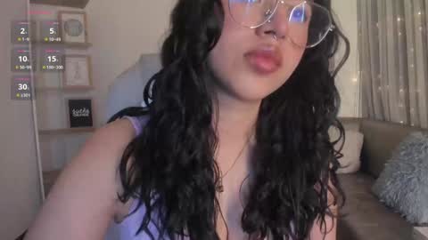 Snapshot of renaxi_smith chatting on February 8, 7:16 pm renaxi_smith online show from February 8, 7:16 pm