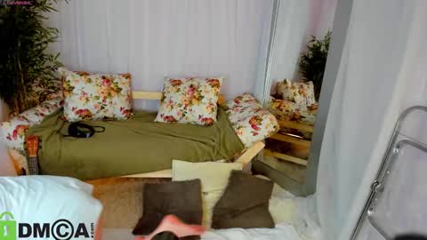 rene_shine online show from October 18, 9:24 am