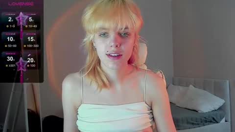 Rene online show from December 3, 1:23 pm