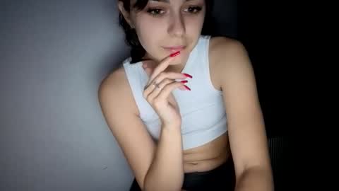 renee_loah online show from October 24, 9:37 pm