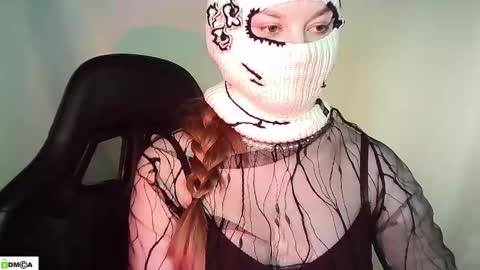 Renesme White Im here from Monday to Friday online show from May 18, 4:07 am