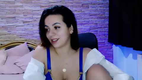 Snapshot of renesmesweet chatting on January 23, 10:43 am renesmesweet online show from January 23, 10:43 am