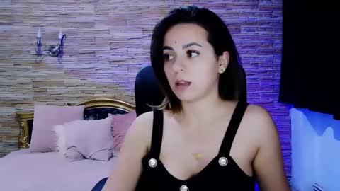 Snapshot of renesmesweet chatting on January 29, 1:17 pm renesmesweet online show from January 29, 1:17 pm
