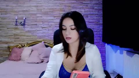 Snapshot of renesmesweet chatting on January 20, 1:11 pm renesmesweet online show from January 20, 1:11 pm