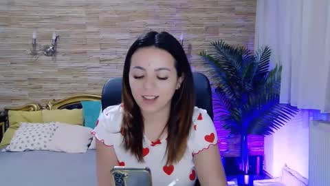 Snapshot of renesmesweet chatting on February 26, 9:55 am renesmesweet online show from February 26, 9:55 am