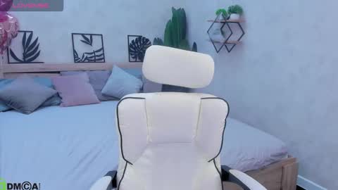 Renesmy online show from March 2, 12:59 am