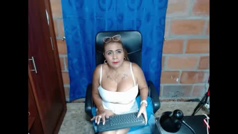 Snapshot of rennatabotwell02 chatting on January 27, 11:33 pm Rennata online show from January 27, 11:33 pm