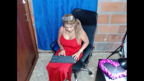 Snapshot of rennatabotwell02 chatting on February 14, 11:31 pm Rennata online show from February 14, 11:31 pm
