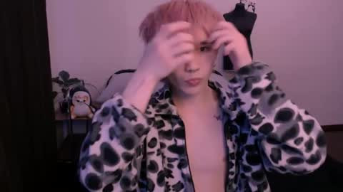 rennuts online show from April 6, 1:01 pm