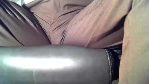 Snapshot of respectfullyyours69 chatting on February 17, 1:00 pm RespectfullyYours69 online show from February 17, 1:00 pm