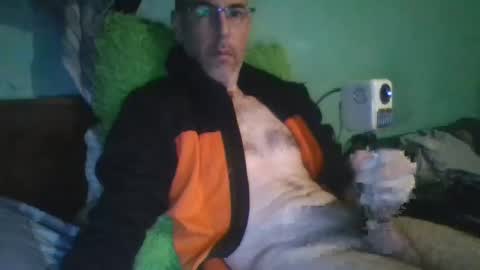 reyes_albert2006 online show from November 14, 7:16 pm